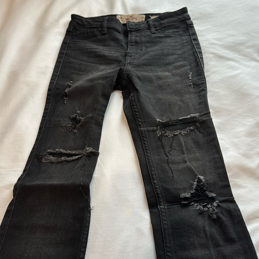 hollister high rise ripped skinny jeans- black